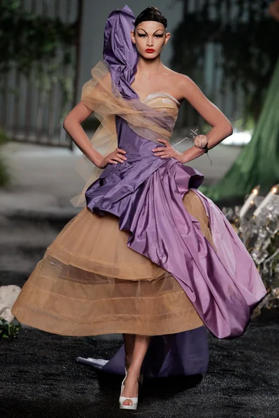 Look 7